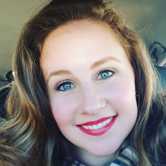 Profile Picture of Elizabeth Kelefas (@liz42009) on Poshmark