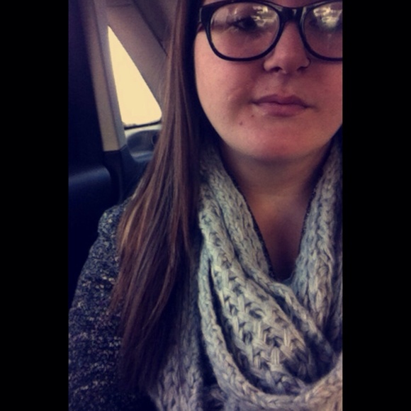 Profile Picture of Mattie Gentry (@mattiegentry14) on Poshmark