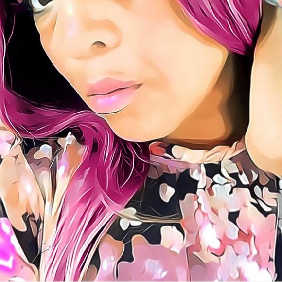Profile Picture of Cara Bell (@bellcara191) on Poshmark