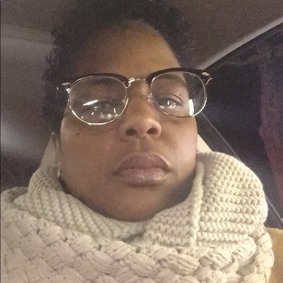 Kimberly Luckadue - Poshmark Profile Picture of Kimberly Luckadue (@kluckadue) on Poshmark