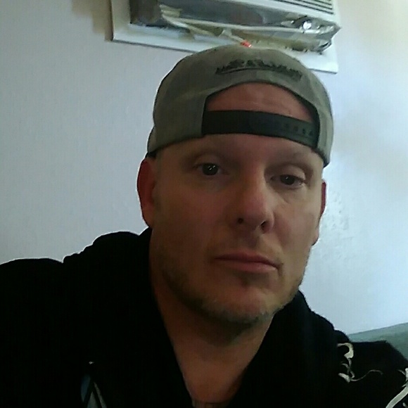 Profile Picture of James Marsh (@r8dersfan72) on Poshmark