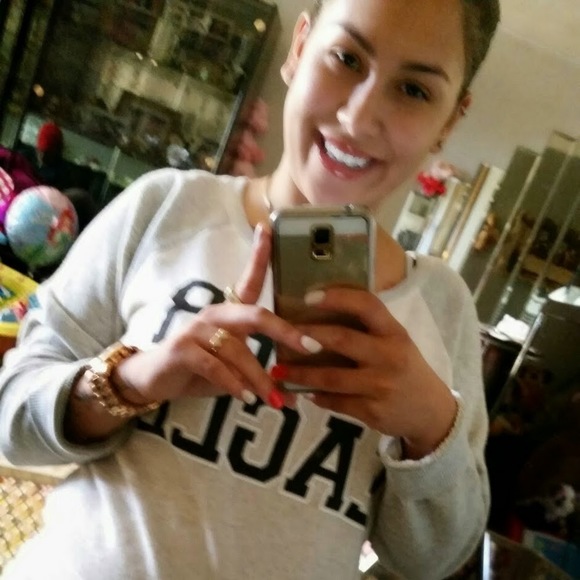 Profile Picture of Christine Corder (@christinecor823) on Poshmark