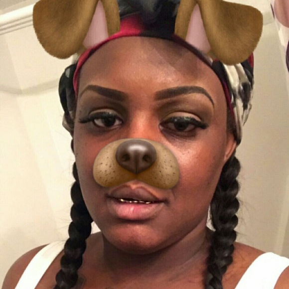 Profile Picture of Antonae Goshay (@tariesha27) on Poshmark