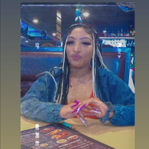 Profile Picture of Paige Edwards (@mamipaigee) on Poshmark