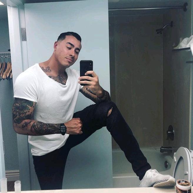 Profile Picture of user1502728906608 (@@jameswille3) on Tiktok