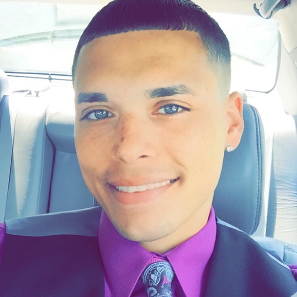 Profile Picture of Ray Tremblay (@rayray0821) on Poshmark