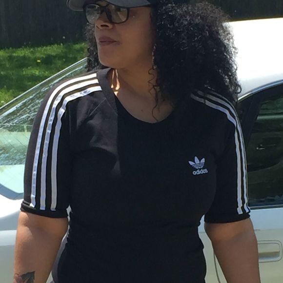 Profile Picture of Alexis Francese-johnson (@sun_shine03) on Poshmark