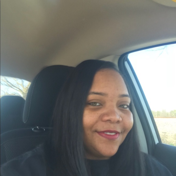 Profile Picture of Tiesha Johnson (@jazzy9878) on Poshmark