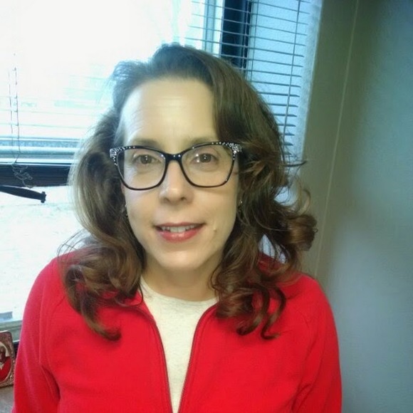 Profile Picture of Polly Depetro (@ssmeagols) on Poshmark