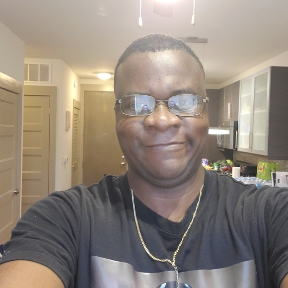 Profile Picture of Austin Manengu (@amanengu) on Poshmark