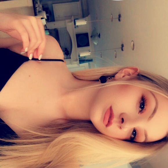 Profile Picture of Grace Aulabaugh (@graceaulabaugh) on Poshmark