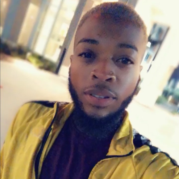 Profile Picture of Aaron Adams (@_llertnom) on Poshmark