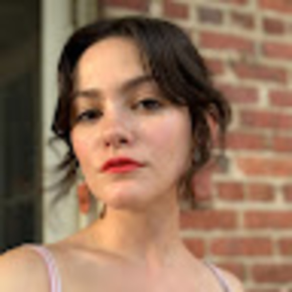 Profile Picture of Alex Luciano (@alexluciano25) on Poshmark