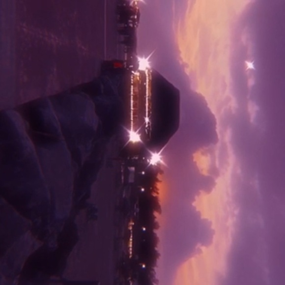 Profile Picture of Val Gonzales (@caosfan14_) on Poshmark