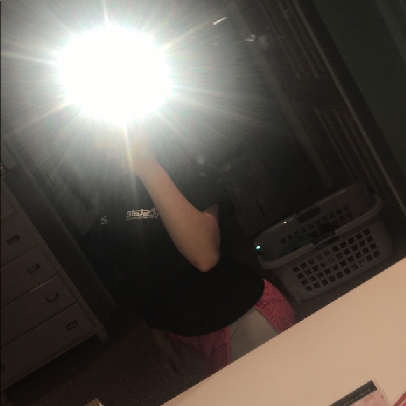 Profile Picture of Shauna Magee (@aamagzz) on Poshmark