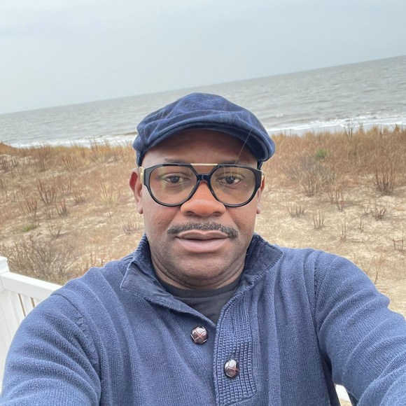 Profile Picture of Sylvester Okolo (@sylvesterokolo) on Poshmark