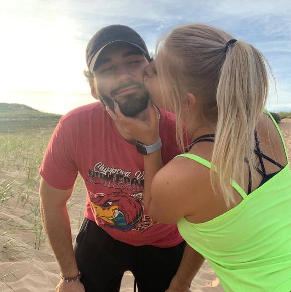 Profile Picture of Dominic Taegel (@dominictaegel) on Poshmark