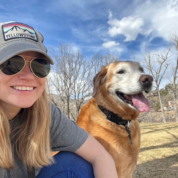 Profile Picture of Meris Ebertowski (@merisebertowski) on Poshmark