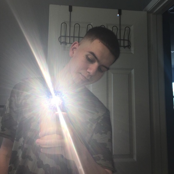 Profile Picture of Damian Thompson (@callmedamian) on Poshmark