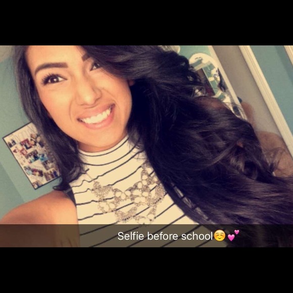 Profile Picture of Julianna Bueno (@jbueno7) on Poshmark