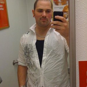 Profile Picture of Steven Hinchman (@phat_kid) on Myspace