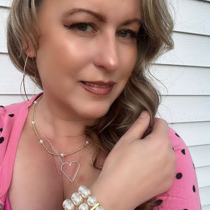 Profile Picture of Deborah Hale (@@deborahjhale) on Tiktok