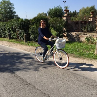 Profile Picture of Anna Miccinelli (@AnnaMiccinelli) on Twitter