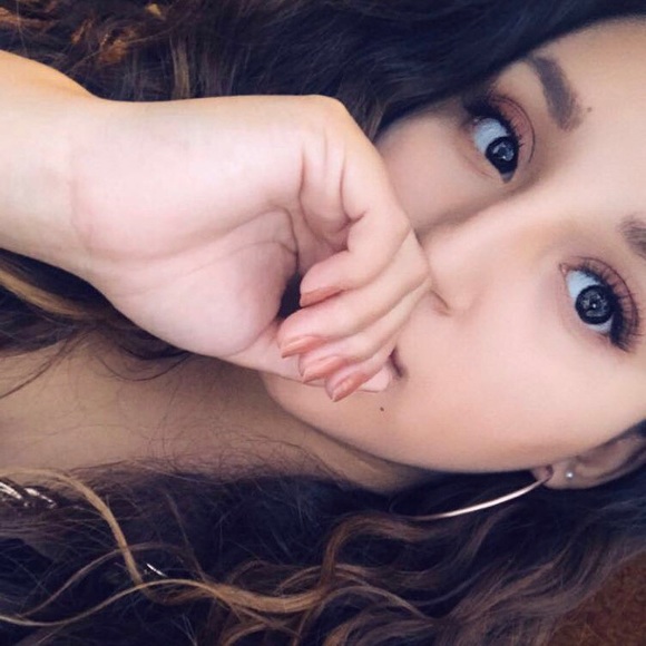 Profile Picture of Mariela Madrigal (@madrmari) on Poshmark