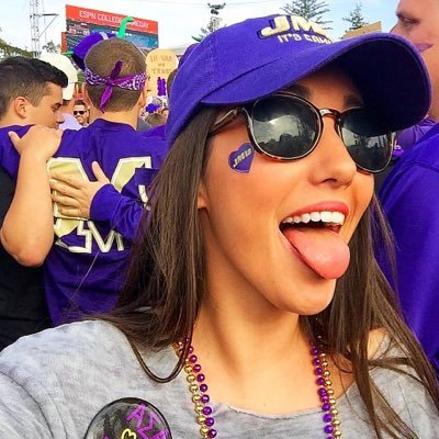 Profile Picture of Bee (@BreHughes529) on Twitter