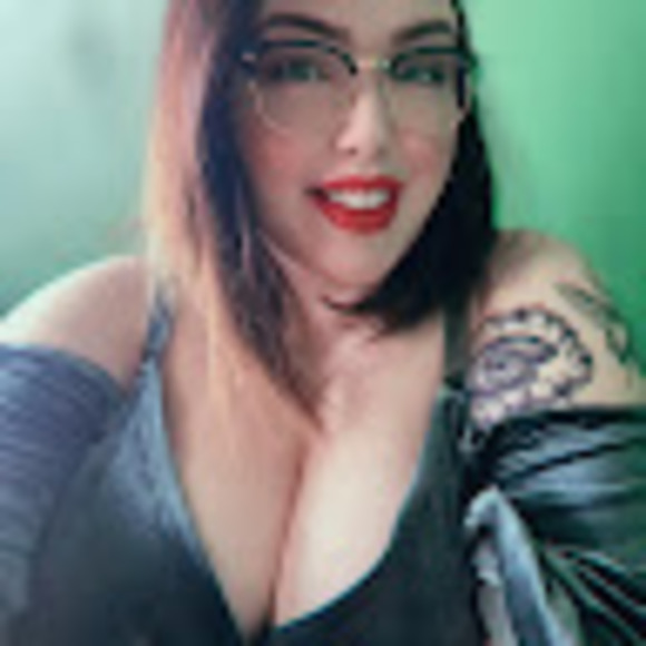 Profile Picture of Miranda Parsons (@mgparsons18) on Poshmark
