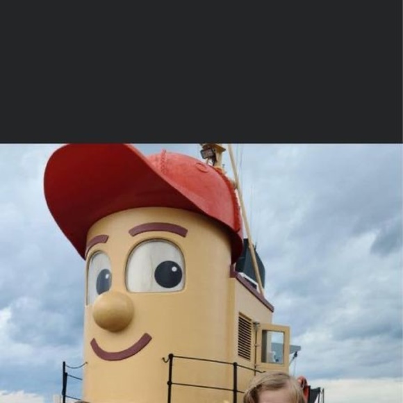 Profile Picture of Renée claude Proulx (@kelsey123156) on Poshmark