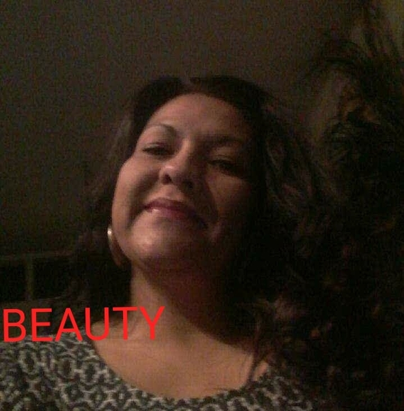 Profile Picture of Emily Enriquez (@emilyenriquez) on Poshmark