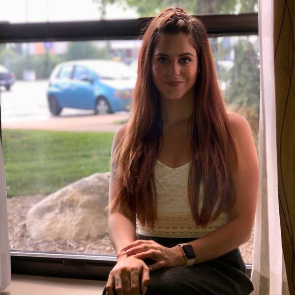 Profile Picture of Lisa Rawlings (@lisamay92) on Poshmark