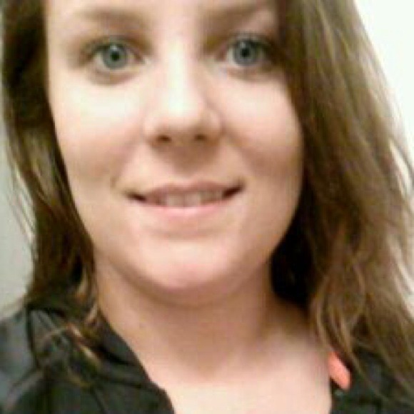 Profile Picture of Kylee Fogg (@kfogg3) on Poshmark
