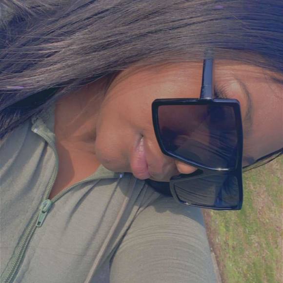 Profile Picture of Joy Burrell (@joyjoy112) on Poshmark