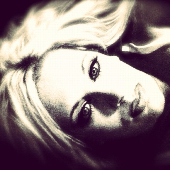 Profile Picture of Andrea Larsen (@ajdudkiewicz) on Poshmark
