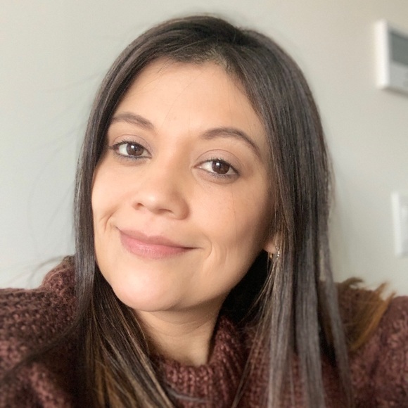 Profile Picture of Michelle Alas calvo (@michellecalvoa2) on Poshmark