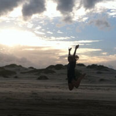 Profile Picture of Ursula Stephens (@UrsulaStephen16) on Twitter