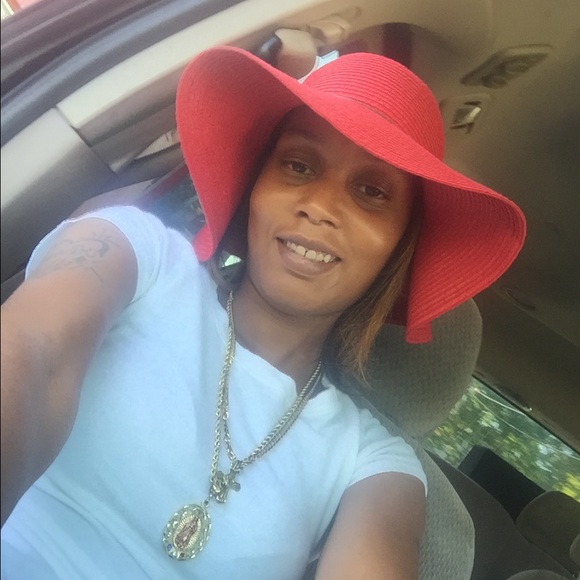 Shavonne Walker - Poshmark Profile Picture of Shavonne Walker (@dimediva585) on Poshmark