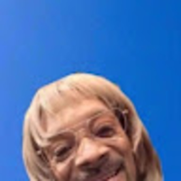 Profile Picture of Nancy Ferguson (@nancyrferguson) on Poshmark