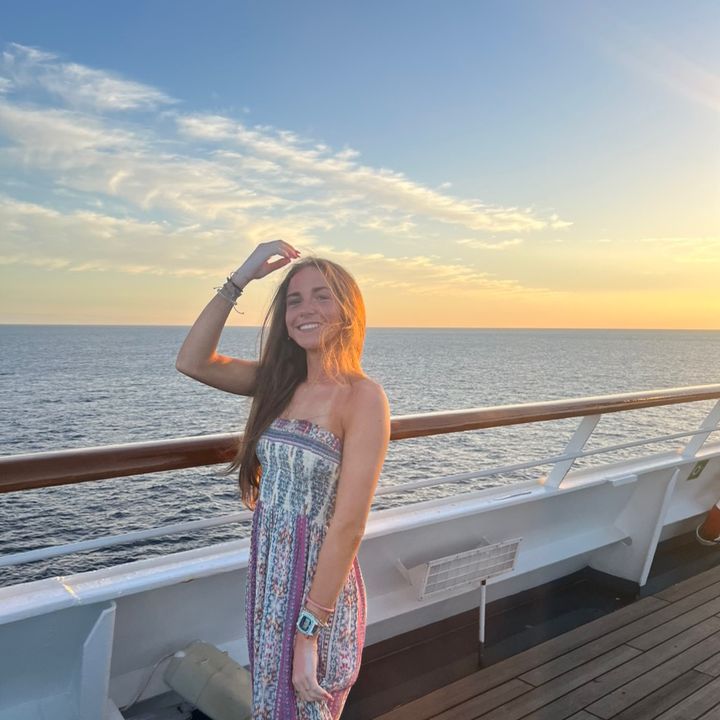 Profile Picture of k e n z i e (@.kenziecalhoun) on Tiktok