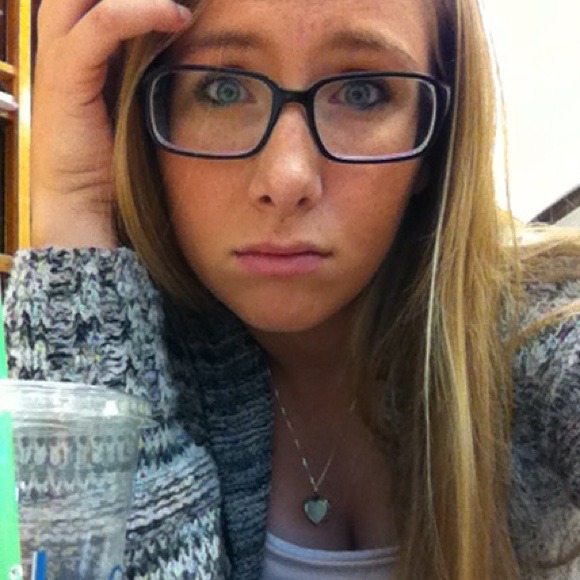 Profile Picture of Jessica Bohnstedt (@jabohnstedt) on Poshmark