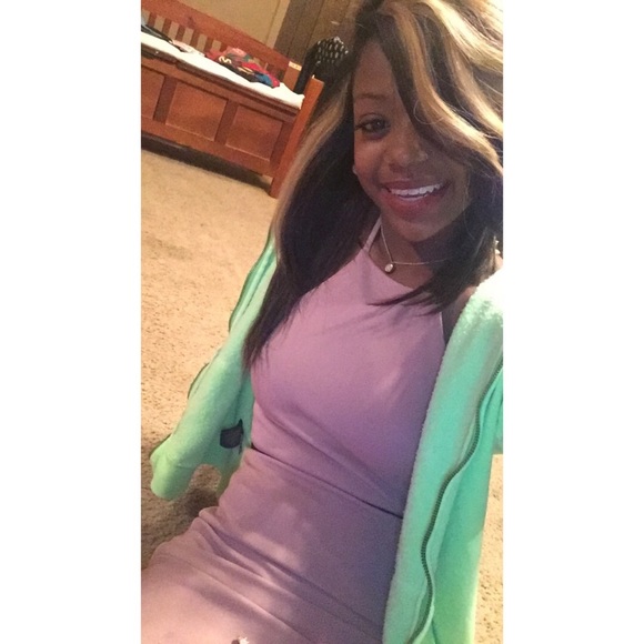 Profile Picture of Mikala Hughes (@mikalachante) on Poshmark