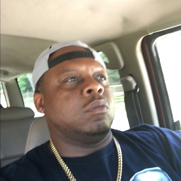 Profile Picture of Mitchell Wilson (@mitchell_wilson) on Poshmark