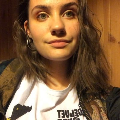 Profile Picture of Kim Llewellyn (@kimllxwellyn) on Twitter