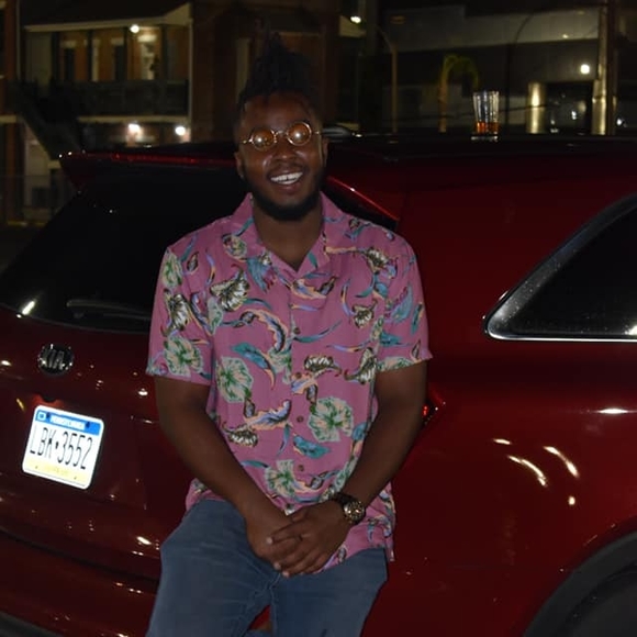 Profile Picture of Johnathon Moore (@jmlbyb) on Poshmark