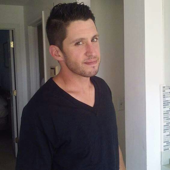 Profile Picture of Michael Earnshaw (@mde13) on Poshmark