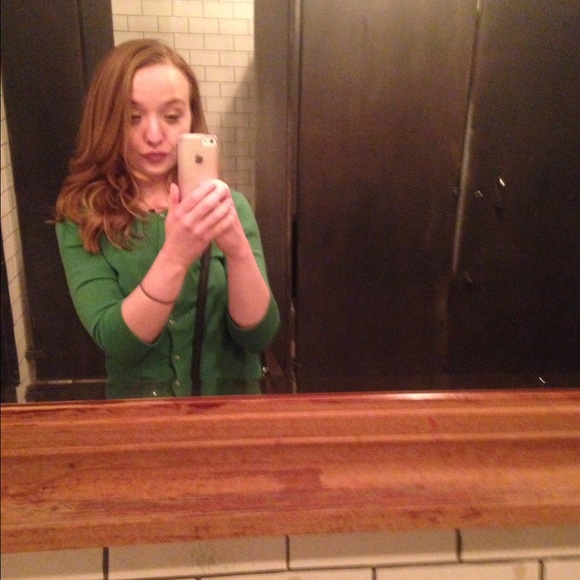 Profile Picture of Pamela Marks (@pamimarks) on Poshmark