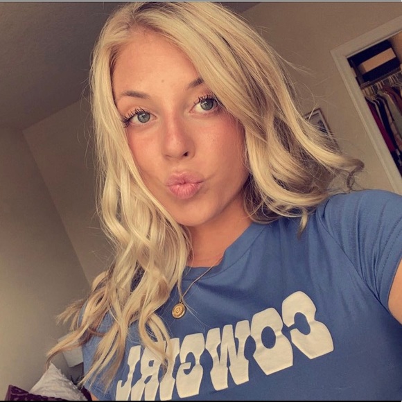 Profile Picture of Abby Mcdermott (@abbymcdermott15) on Poshmark