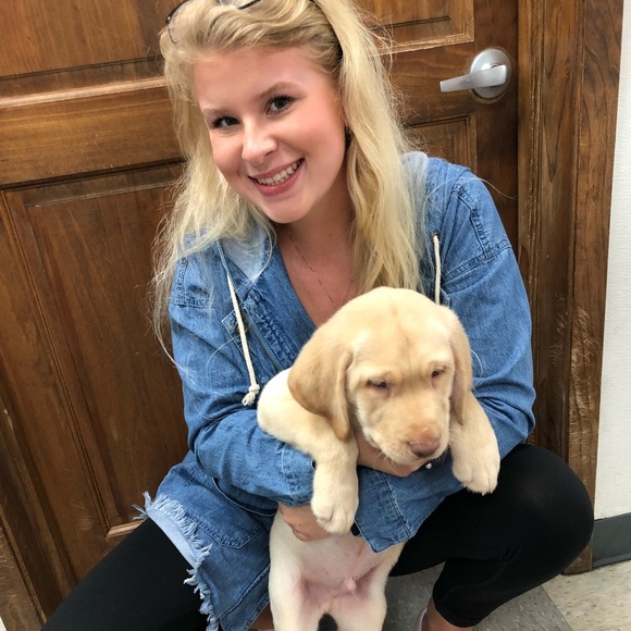 Profile Picture of Tori Bortt (@tori7230) on Poshmark